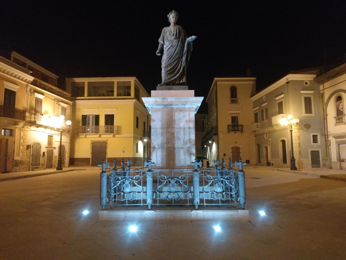 Bed And Breakfast In Piazza Orazio Venosa Exterior foto