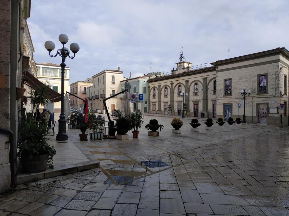 Bed And Breakfast In Piazza Orazio Venosa Exterior foto